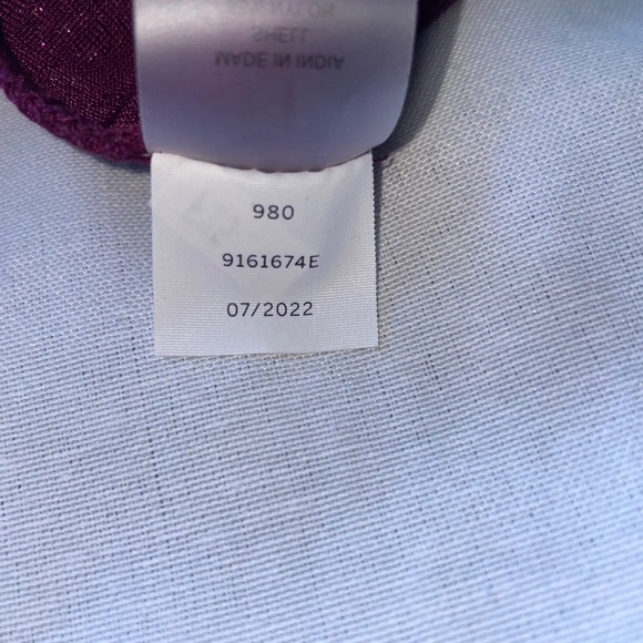 Vince Camuto Sequin/Metallic Bell Sleeve Top In Arresting Plum Size M NWT - Picture 12 of 13